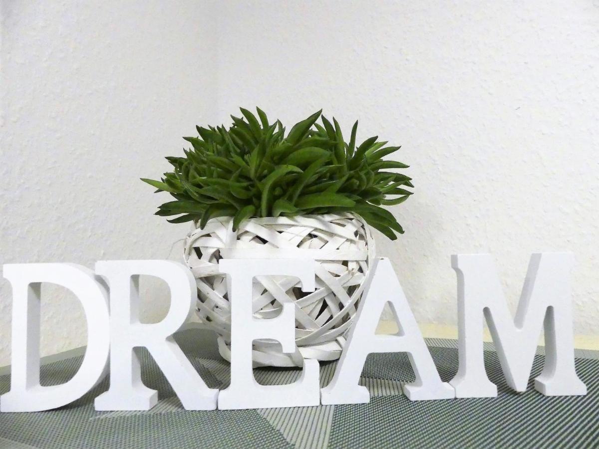 Apartment Dream, Ep Tickets Ueber Uns Erhaeltlich *
